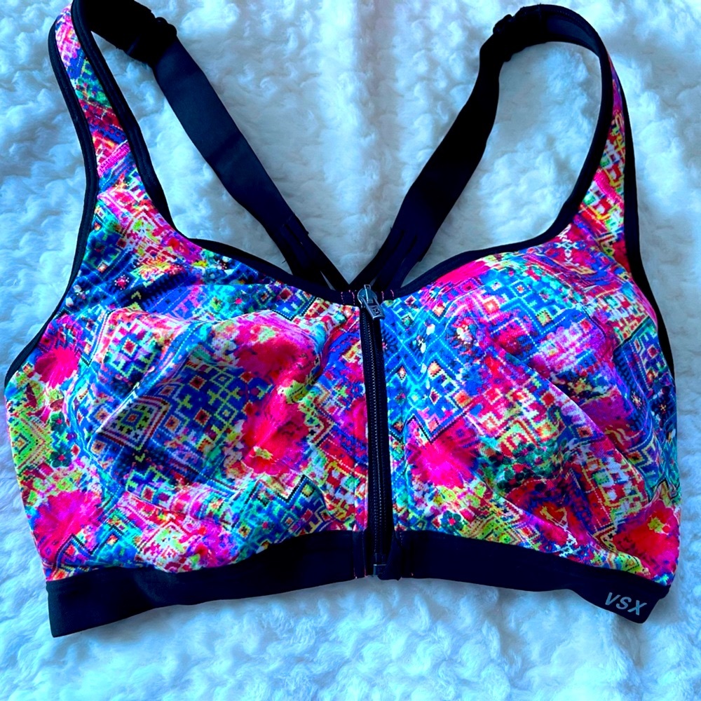 Victoria’s Secret knockout Sports Bra
